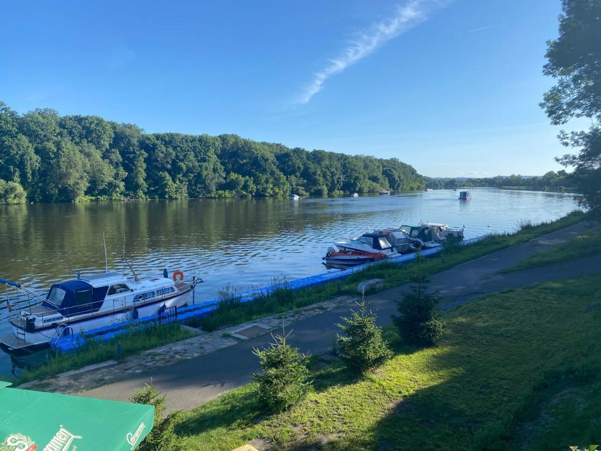 Zouw Hausboat Zakotven -Pouze Ubytovani Роудніце-над-Лабем Екстер'єр фото