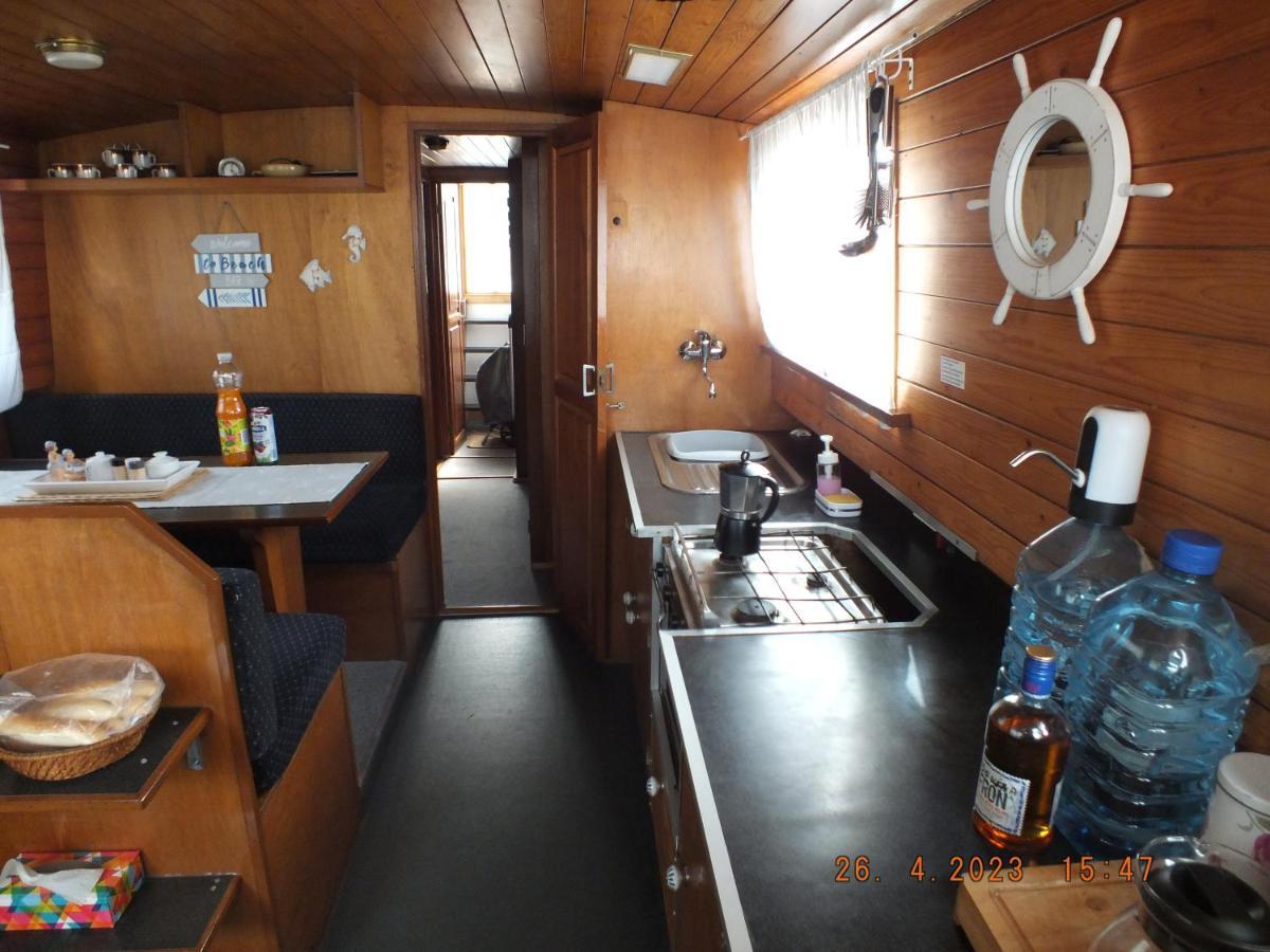 Zouw Hausboat Zakotven -Pouze Ubytovani Роудніце-над-Лабем Екстер'єр фото