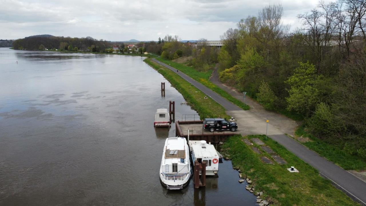Zouw Hausboat Zakotven -Pouze Ubytovani Роудніце-над-Лабем Екстер'єр фото